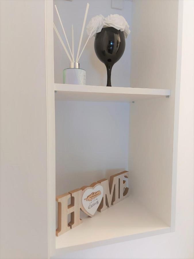Paula Apartment Dumbravita  Ngoại thất bức ảnh
